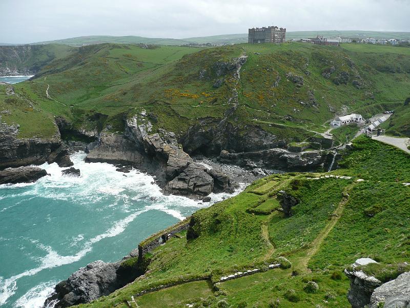 P1000852.JPG - Vue depuis le château d'Arthur - Tintagel